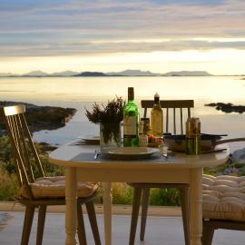 Superior Cottage with Sea View in Senja, hotel a Senjehesten