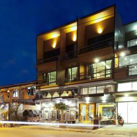 3 Laan House