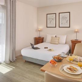 Quality Aparthotel Portes de Rennes, hotel em Bruz