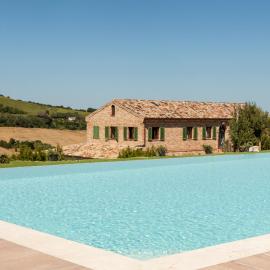 Agriturismo La Corte, hotell sihtkohas Fermo