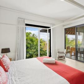 Magnificent 3 bedroom Apartment in Azuri Mauritius, hotel in Rivière du Rempart