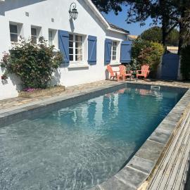 Piscine, 600m de la plage, 6 adultes 4 enfants