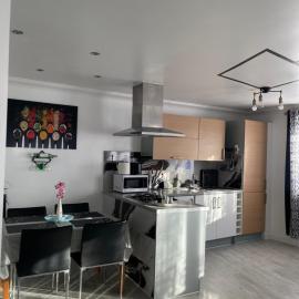 Bowery Apartment - 2 Bedrooms 1st floor, hotel in Dagenham