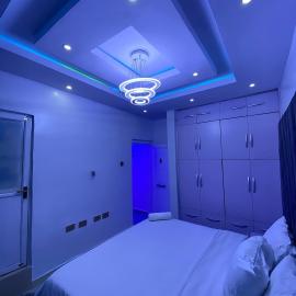 Modern 2-Bedroom Secure Apartment in Surulere, hotell sihtkohas Suru Lere