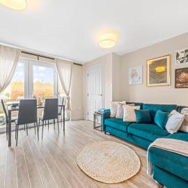 Urban Elegance - Spacious 5-Bed Home in Glasgow