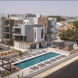 Kalamon Luxury Suite 105 w Pool & Gym, hotel i Livadhia