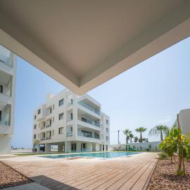 Serene Gardens 2BR w Pool, hotel i Livadhia