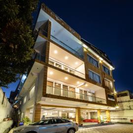 Tripli Hotels Shivaay, hotel in Dharamshala