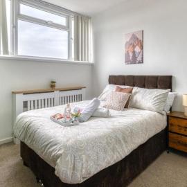 Spacious 2BR Home Sleeps 8, Parking