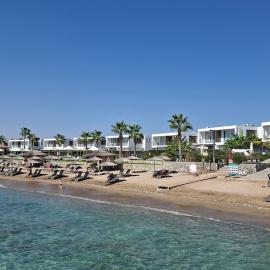 Spacious & Bright 2BR Apartment, 5min to Beach, hotel in Boğaz