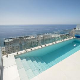RentitSpain - Costa Tropical - Lujo Le Grand a 1h Costa del Sol, piscina climatizada y vistas al mar, hotelli kohteessa Almuñécar