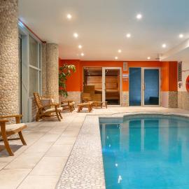 Urban Hotel & Spa Aix-les-Bains - BW Signature Collection، فندق في إيكس لي بان