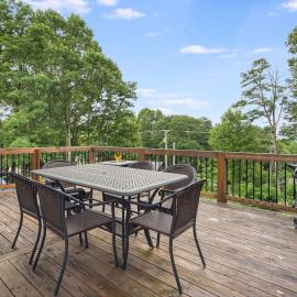Saddle Hills 3 - Mountain Retreat, Balcony, Grill, and 5 Minutes to Downtown!