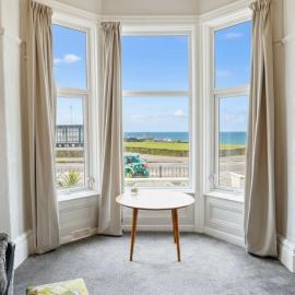 1BR Seaside Bliss Wales Escape with Sea View