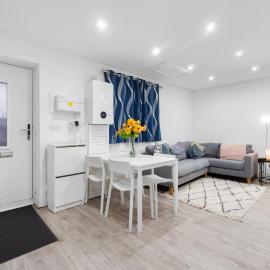2 Bedroom house,BrownhillRd SE6