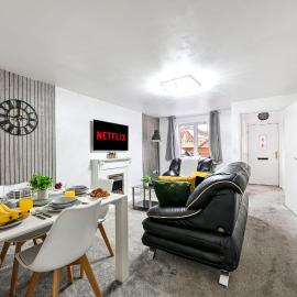 Modern London Home - 3 BED, Sleeps 7, Parking & Games, hotel in Thamesmead