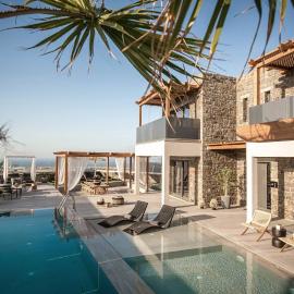 Brand new Petra Luxuria Villa with private pool, hotelli kohteessa Prasás