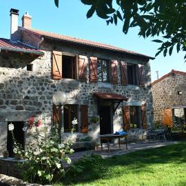 Chambres d'hôtes - Les Fayards, hotel din Montregard