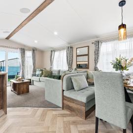 Harbour View at Avocet Crescent - Luxury Lodge with Hot Tub - Hayling Island - Mill Rythe Holiday Village, hotel in North Hayling
