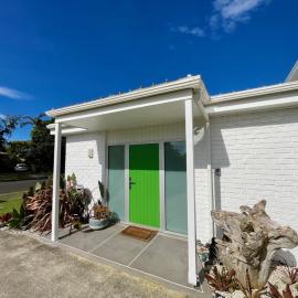 Green Door - One bedroom apartment, hotel in Whakatane