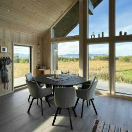 Newly Built Cabin On Andøya With Northern Lights, hotell i Risøyhamn