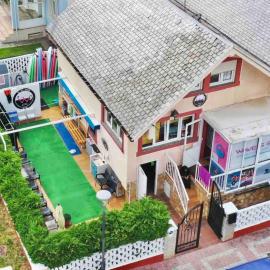 Waves Sound Surf House Completo, hotel in Santoña