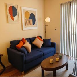 3 bedroom Home Casa Serenity Central Los Angeles, hotel in Los Angeles
