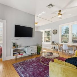 Modern Private Guest Suite • Walk to 4th Ave & UA, Hotel in Tucson
