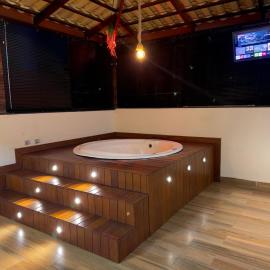 Cobertura Gourmet c/ SPA 2 Quartos UEMG, hotel em Divinópolis