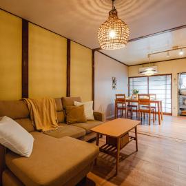 Nakamichi Retreat House, hotell i Osaka