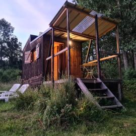 Tiny house au pied du Vercors, hotel a Saint-André-en-Royans