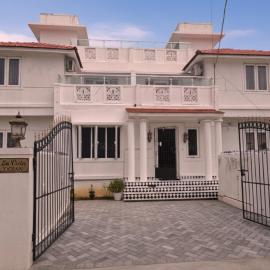 La Vista Ocean - Calm Coastal Villa on ECR - 4 BR Private Stay, hotel in Kūvattūr