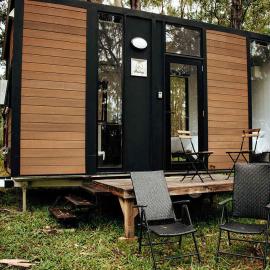 Solitary Islands Farm 3 by Tiny Away, hotel em Arrawarra