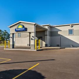 Days Inn by Wyndham Indianapolis East Post Road, hotel v destinaci Warren Park