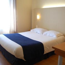 Le Bretagne - Hôtel, hotelli kohteessa Douarnenez