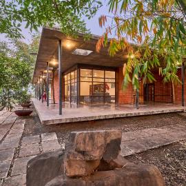 SaffronStays Zen, Igatpuri - lake-view villa with indoor and outdoor games, hotel en Igatpuri