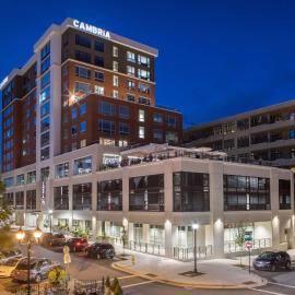 Cambria Hotel Downtown Asheville, отель в городе Ашвилл