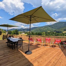 Gîte La Clé des Champs 3 étoiles Bussang Vue panoramique Terrasse Vosges, hotelli kohteessa Bussang