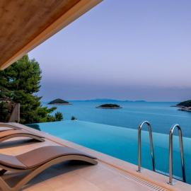Villa Cristal Blue by Villas Guide, hotel in Blato