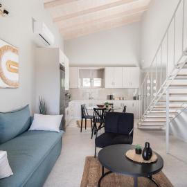 Loft Nikando, hotel u gradu Tsilivi