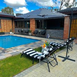 Hope Villa Luxury Accomodation, Hotel in Odendaalsrus
