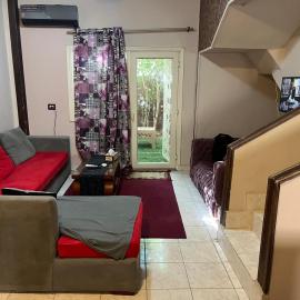 Cozy Mini Villa with a backyard, hotell i 6. oktober-byen