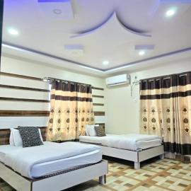 The Birtamode Royal Hotel & Lodge، فندق في Birtamode