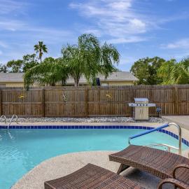 3BR Oasis Sleeps 10 Heated Pool Ping Pong! – hotel w mieście Dunedin