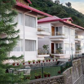 The Fern Surya Resort Kasauli Hills, Dharampur, Series by Marriott، فندق في كاساولى