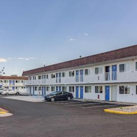 Motel 6 Cheyenne, WY, hotelli kohteessa Cheyenne