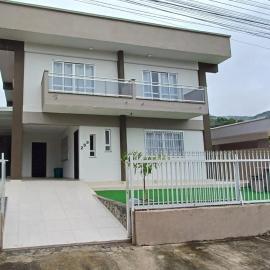 Casa Praia Itapema - Sobrado 3 quartos, hotel u gradu Itapema