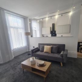 Modern one bed close to city