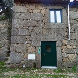 Casa de Aldeia Vale do Mondego, hotel a Guarda
