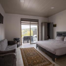 La MAISON DU VAL, hotell i Jbeil